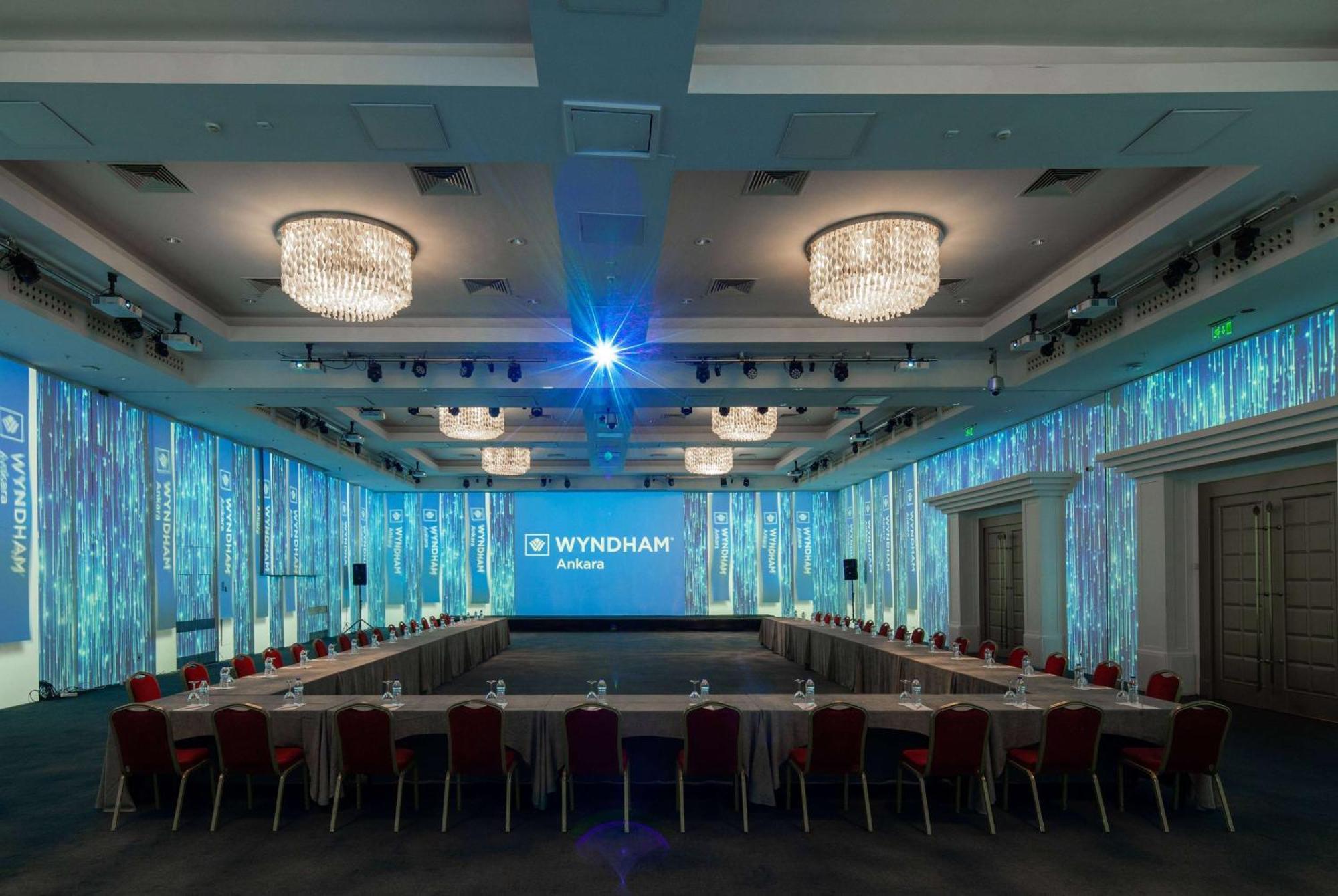 Wyndham Отель 5*